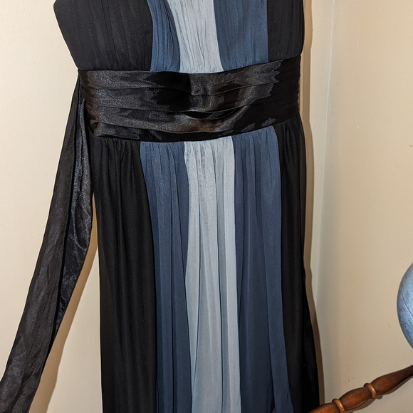 Cocktail-Length Gown w/ Spaghetti Straps - Picture 4 of 4